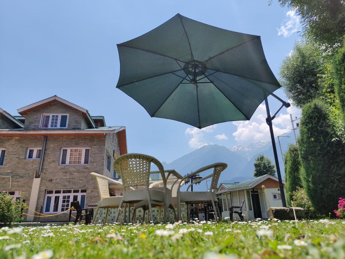 Hotel Outlook Pahalgam Luaran gambar