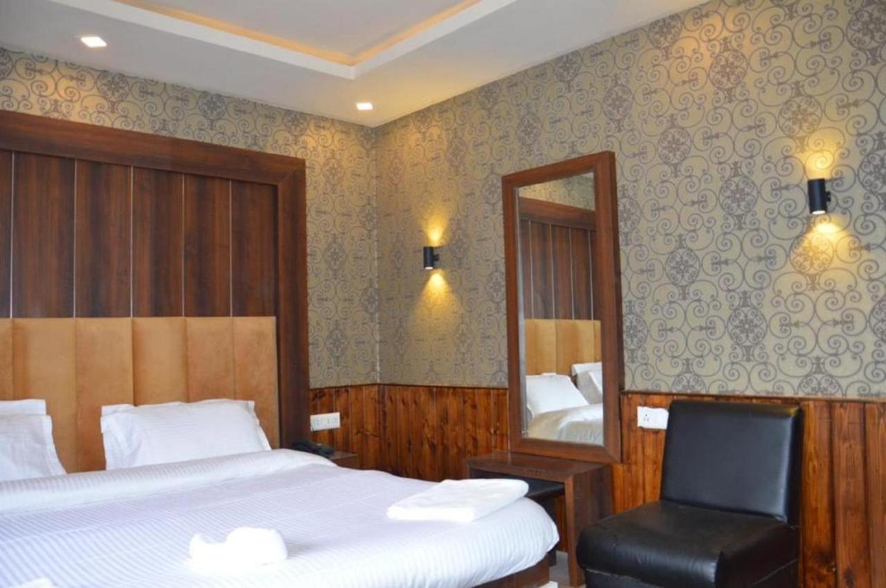Hotel Outlook Pahalgam Luaran gambar