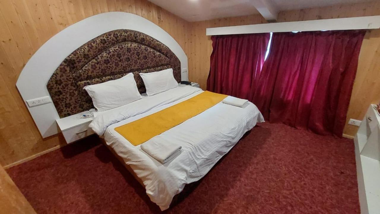 Hotel Outlook Pahalgam Luaran gambar