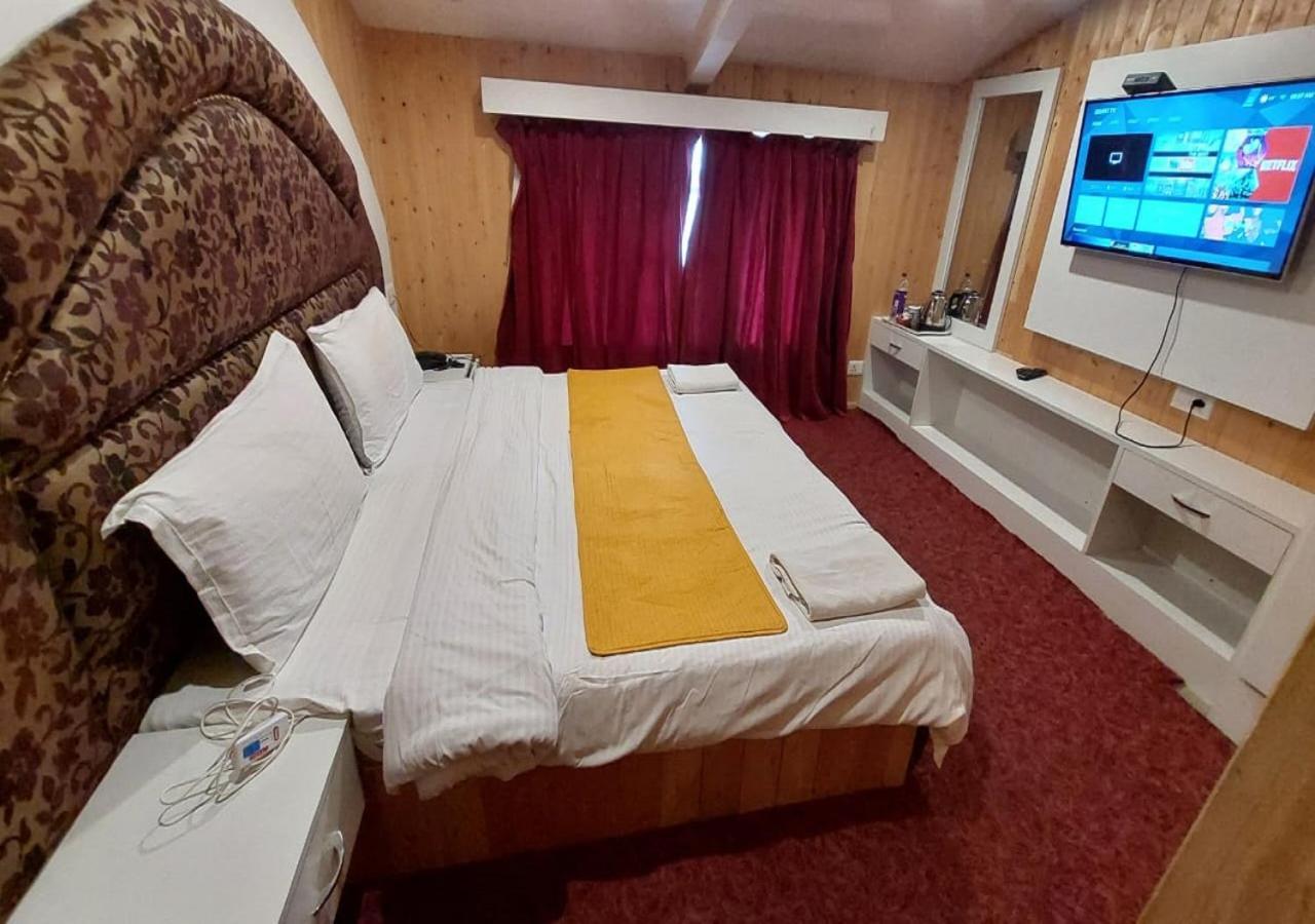 Hotel Outlook Pahalgam Luaran gambar