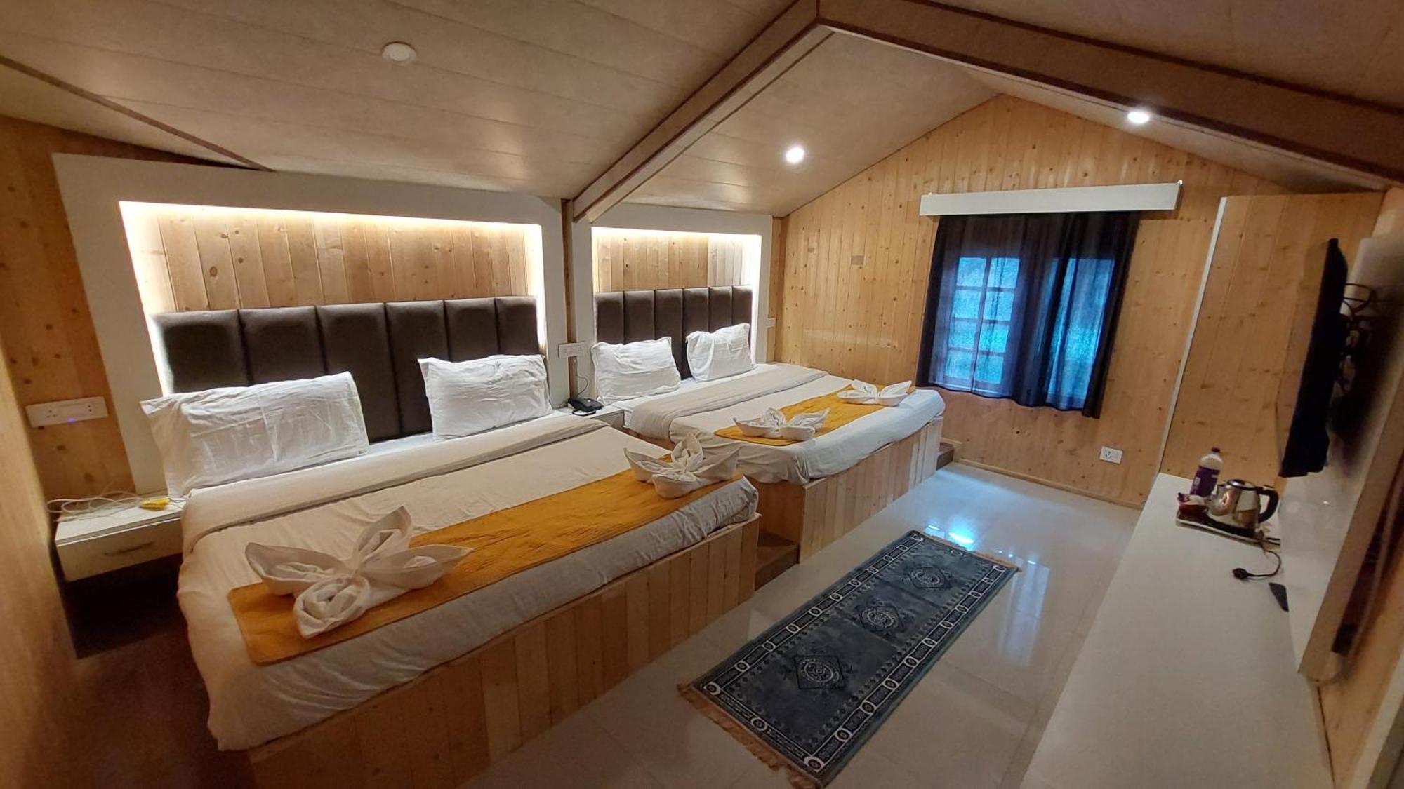 Hotel Outlook Pahalgam Luaran gambar